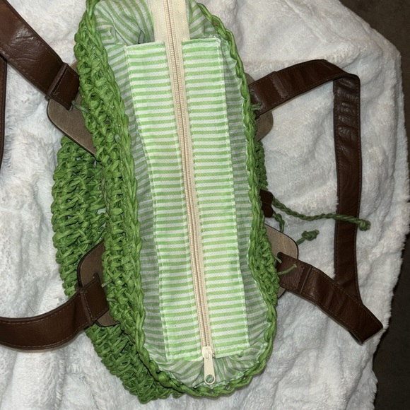 Poppie Green Genuine Straw/ Real Wooden Crafted Gorgeous Shoulder BagTote - Picture 4 of 9